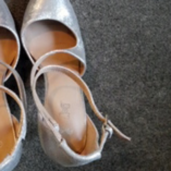 Shoes - Picture 2 of 4